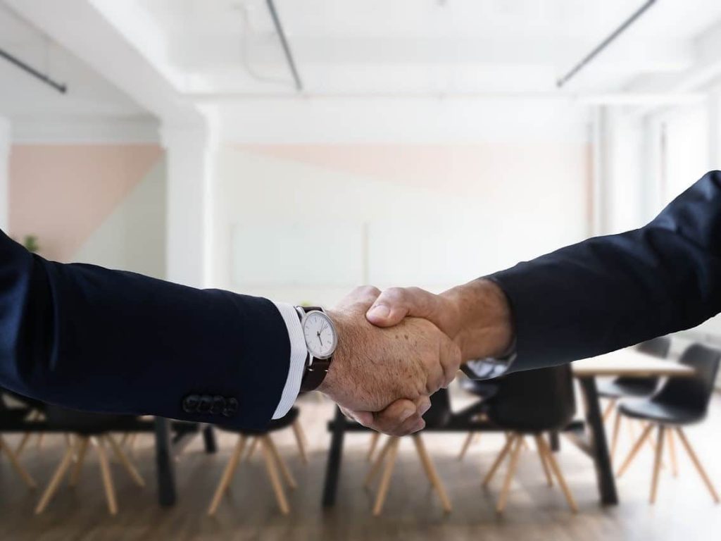 לחיצת יד עסקית